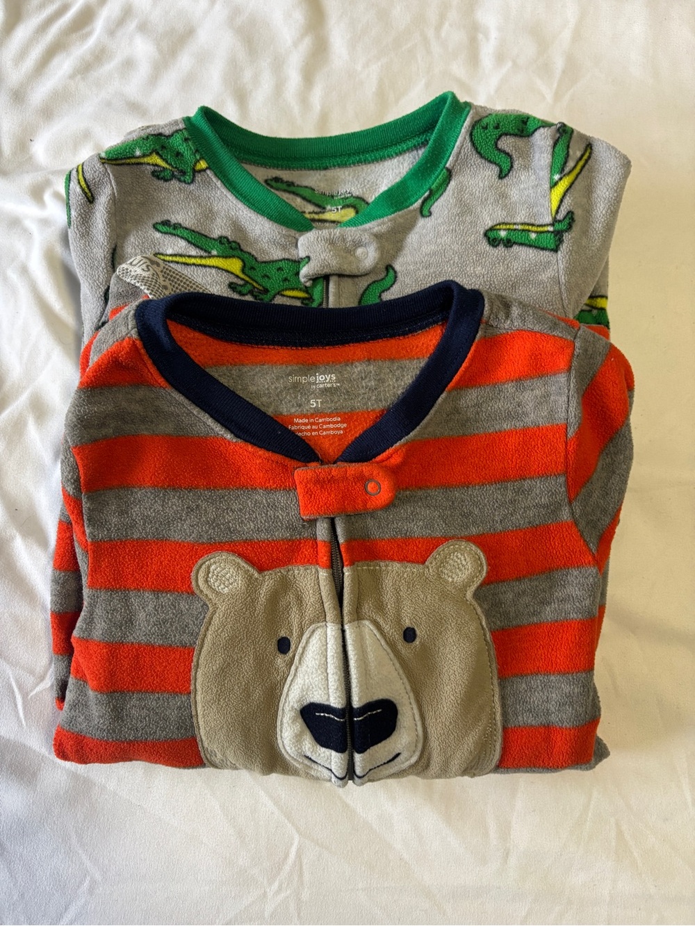 Set of two 5T fleece pyjamas